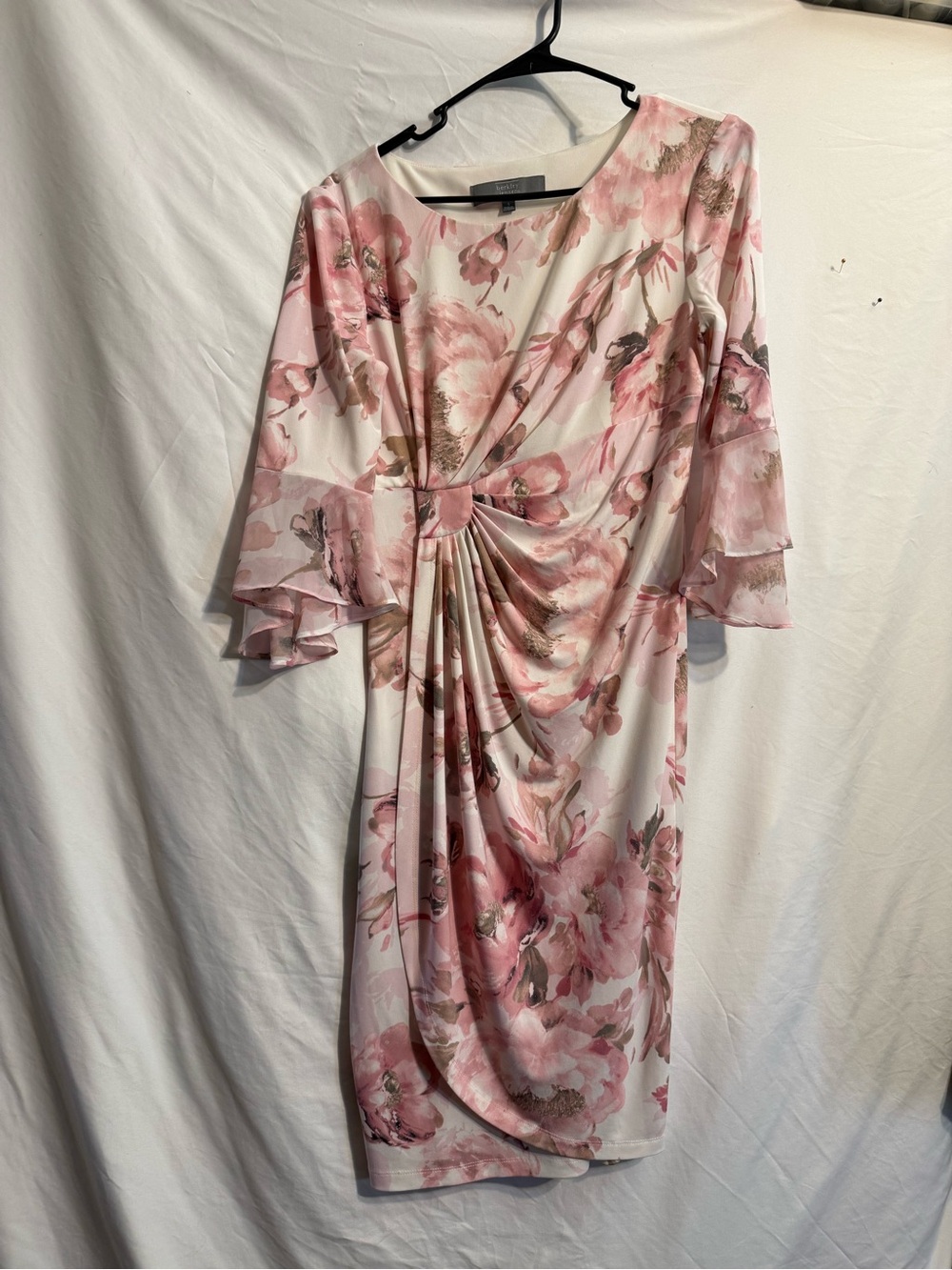 Elegant Pink Floral Midi Dress with Ruched Front Detail